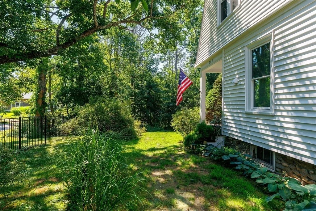Photo of 260 Worcester Road