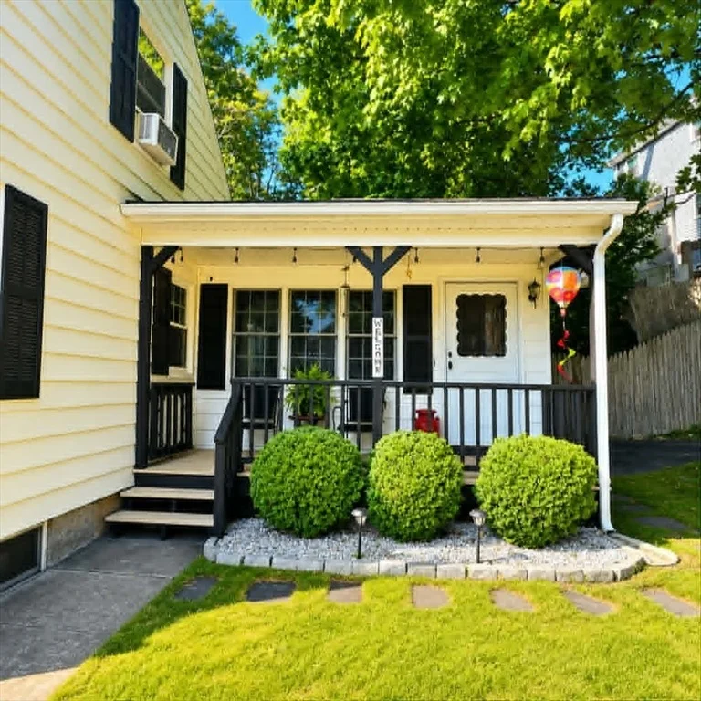 Photo of 18 Hunnewell Rd
