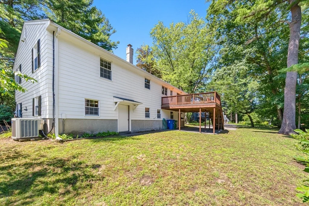 Photo of 71 Colonial Dr