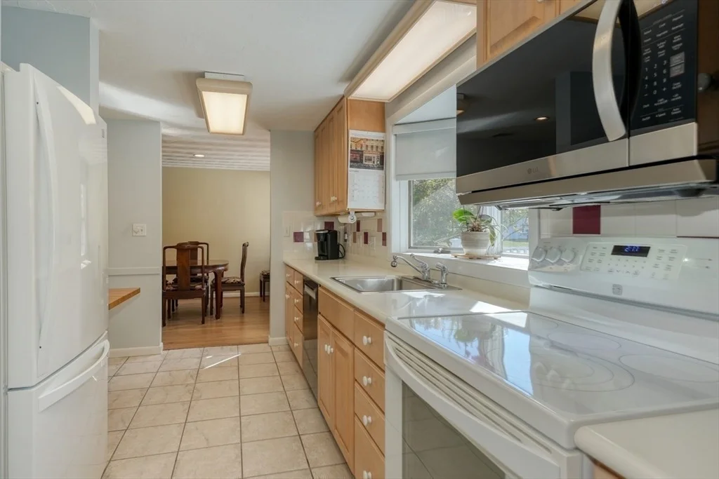 Photo of 36 Ruthellen Rd