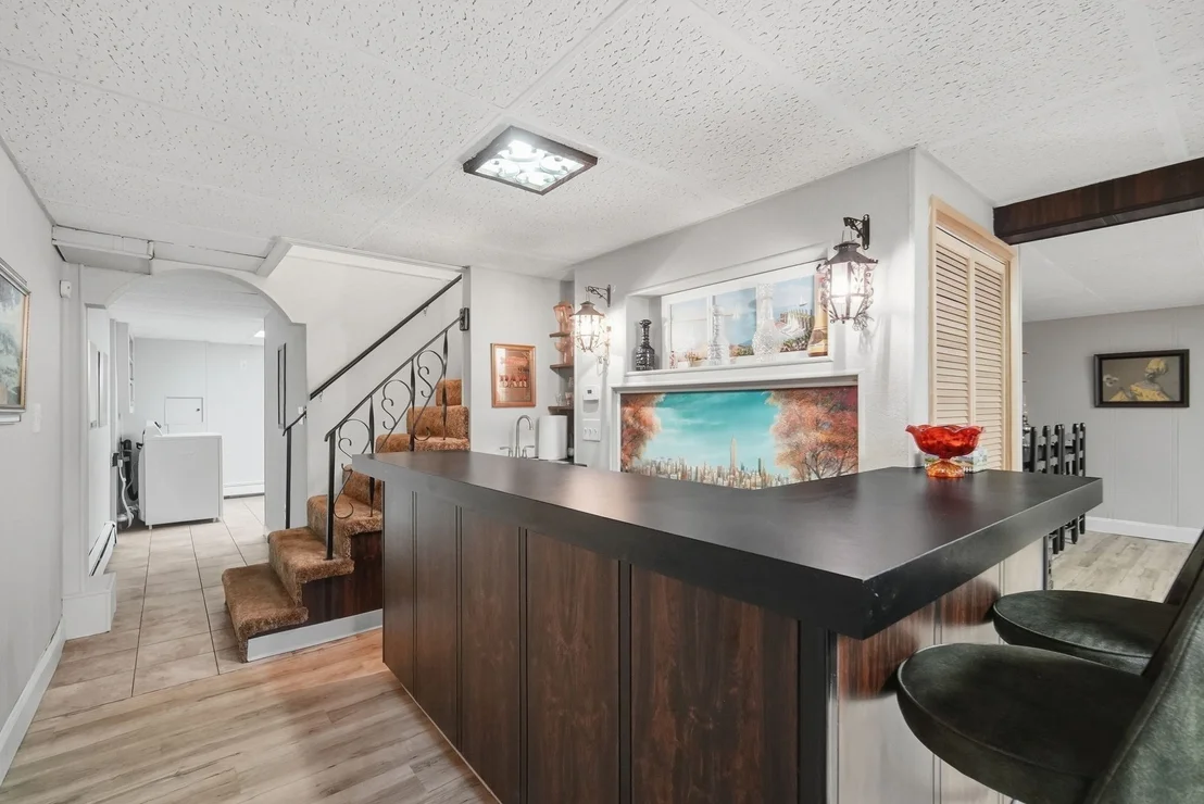 Photo of 6 Sasur St