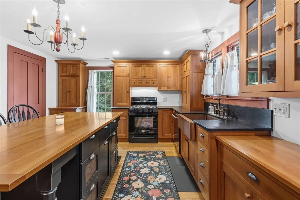 Photo of 392 Greenfield Rd