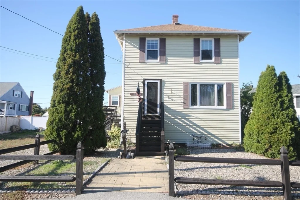 Photo of 105 Warfield Avenue
