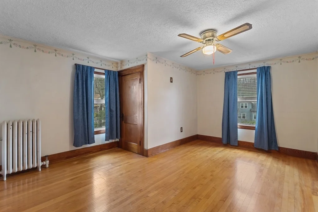 Photo of 35 Chesterfield Rd