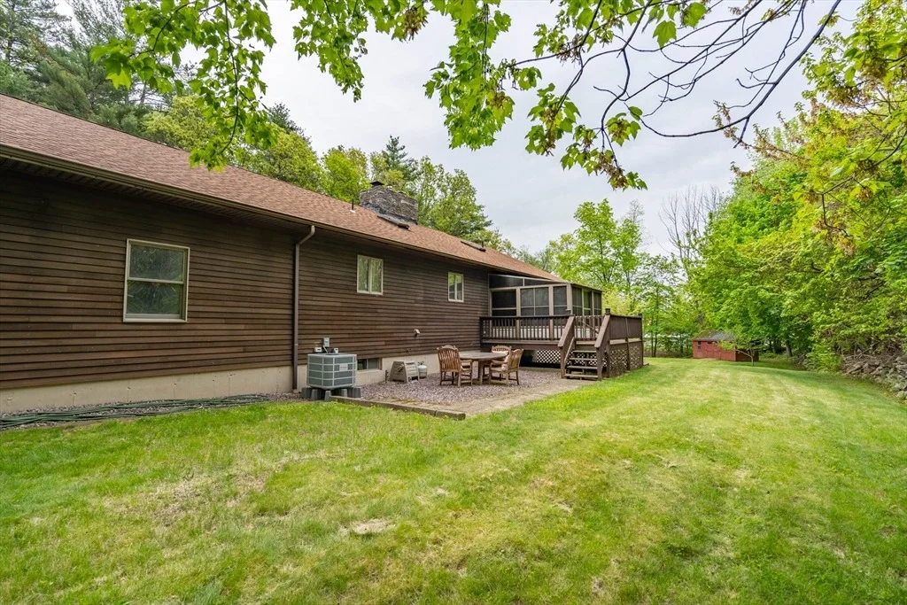 Photo of 25 Grandview Dr