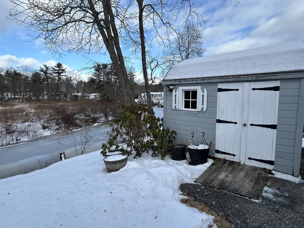 Photo of 911 Camelot Dr