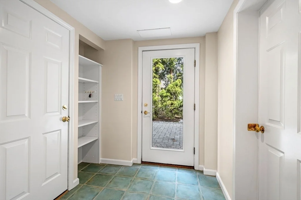 Photo of 170 Beacon St