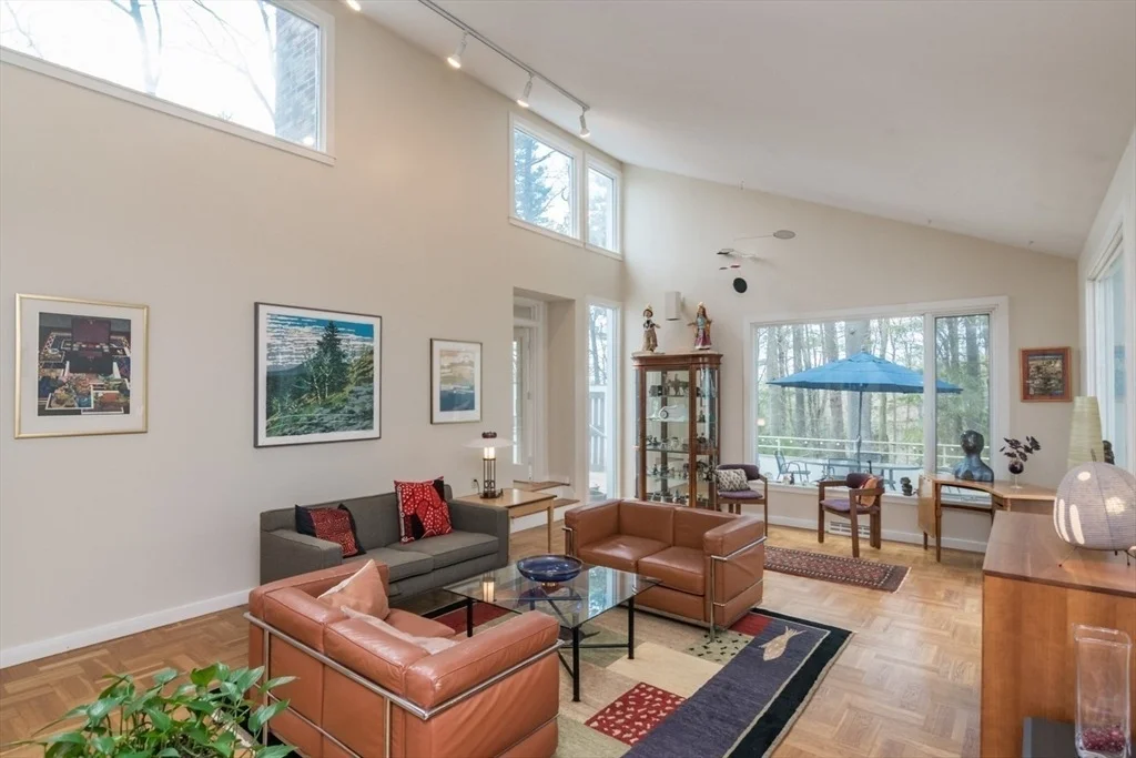Photo of 43 Morgan Cir