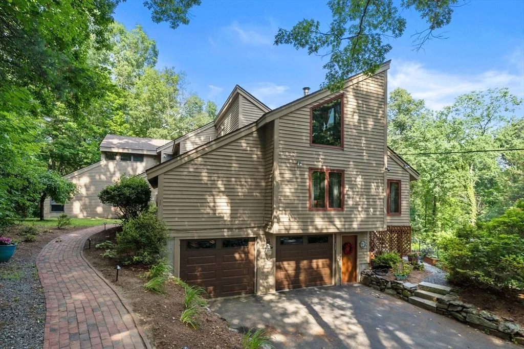 Photo of 7 Hilltop Ln