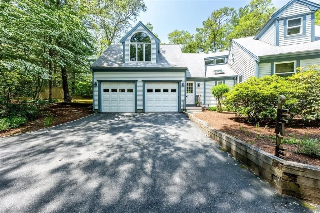 Photo of 239 Whistleberry Dr