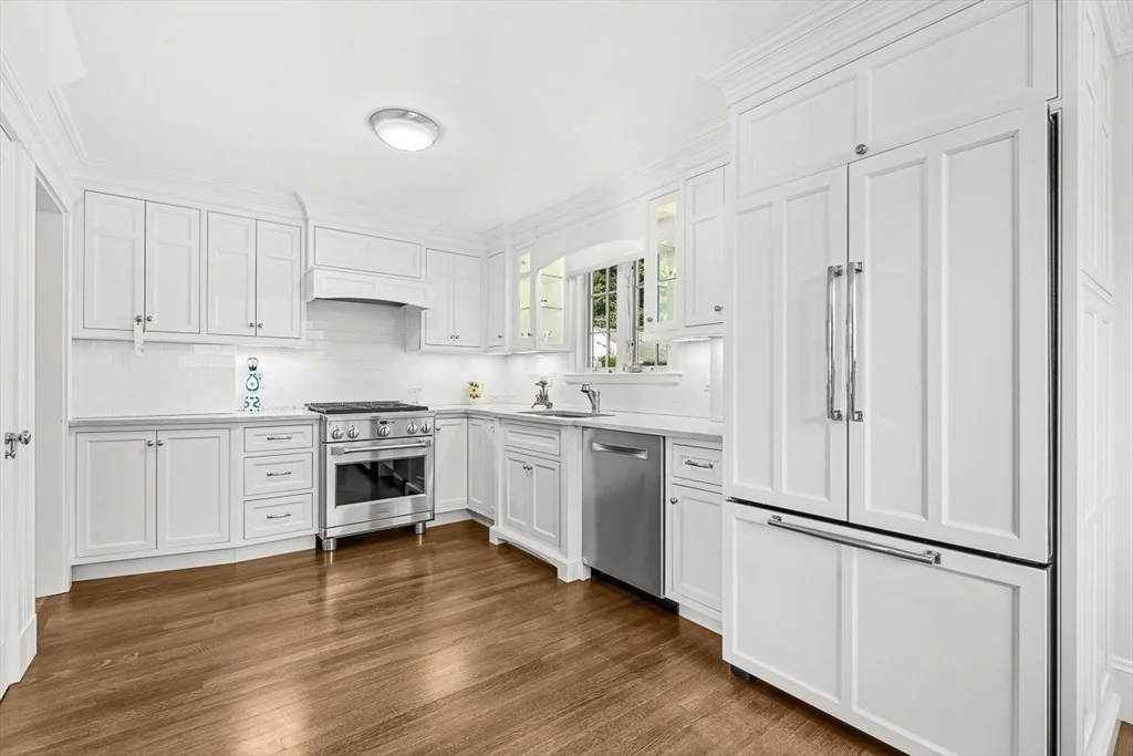 Photo of 331 Lawrence Road