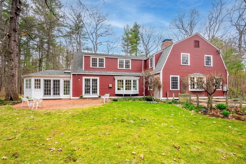 Photo of 134 Sandy Pond Rd