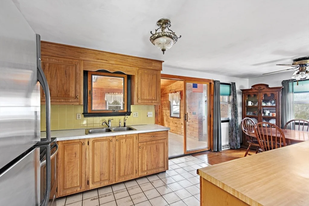 Photo of 11 Winnetuxet Rd