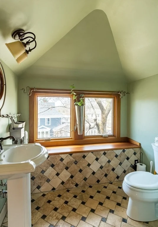 Photo of 305 Locust St