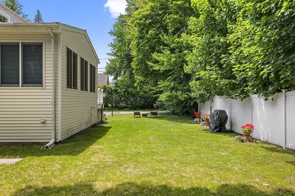 Photo of 21 Bartlett Ave