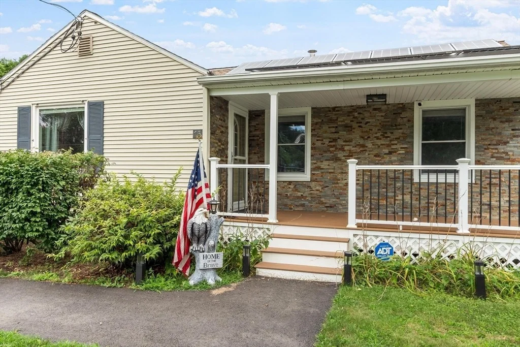 Photo of 15 Pinebrook Dr