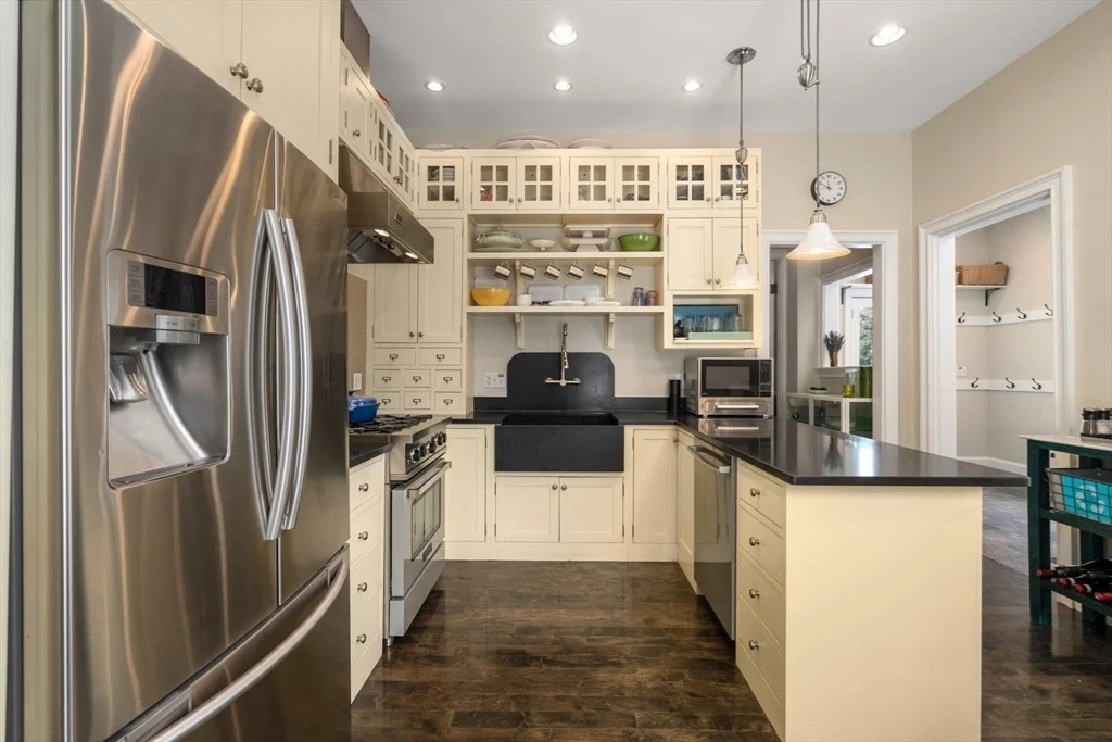 Photo of 327 Franklin St