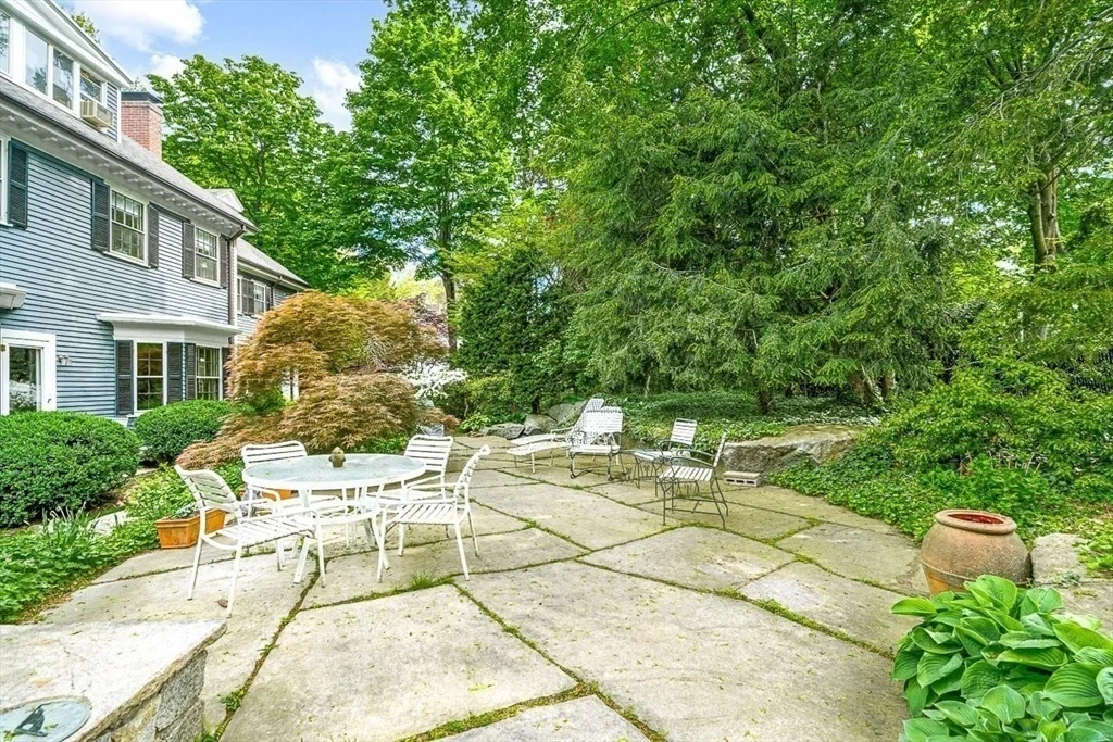 Photo of 42 Lawrence Rd