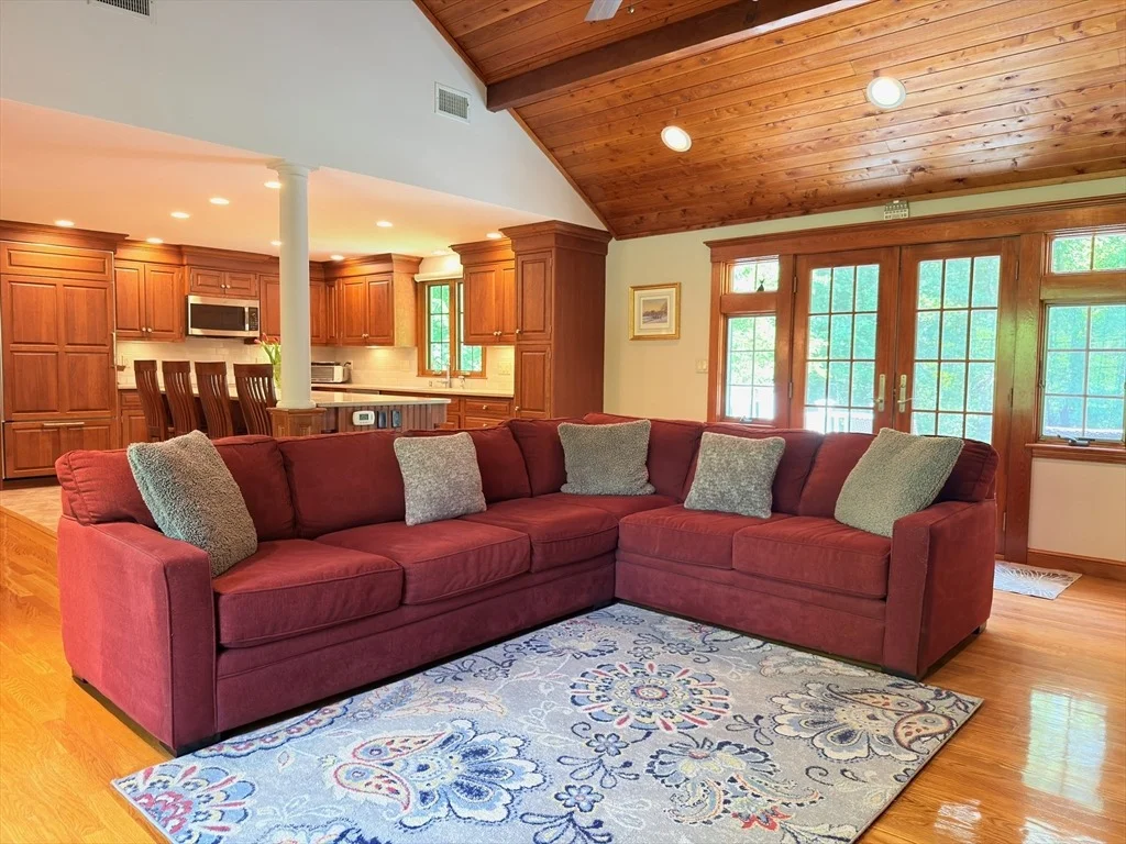 Photo of 19 Bubbling Brook Rd
