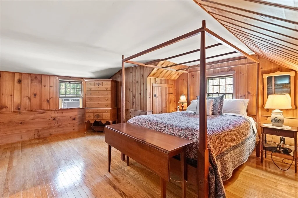 Photo of 11 Hemlock