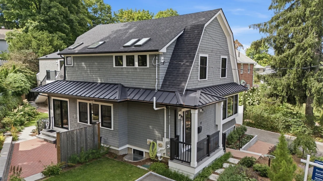 Photo of 579 Centre St