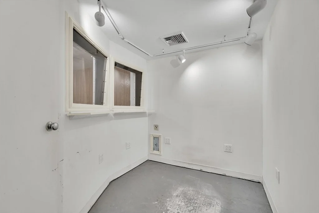 Photo of 16 Roundwood Rd