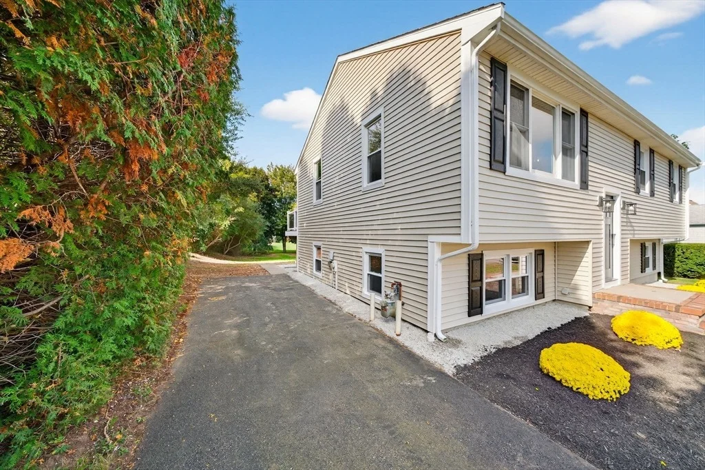 Photo of 48 Valley View Dr