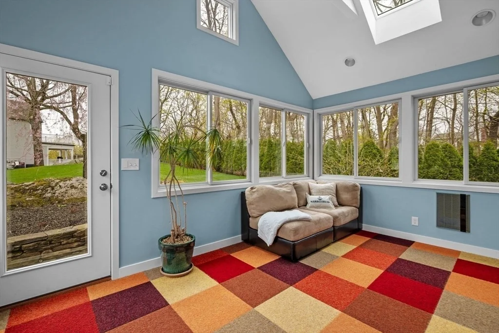 Photo of 3 Beacon Heights Ln