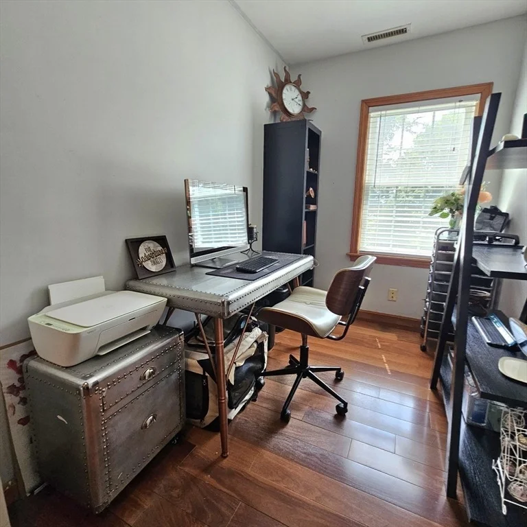 Photo of 25 Robbins Ave