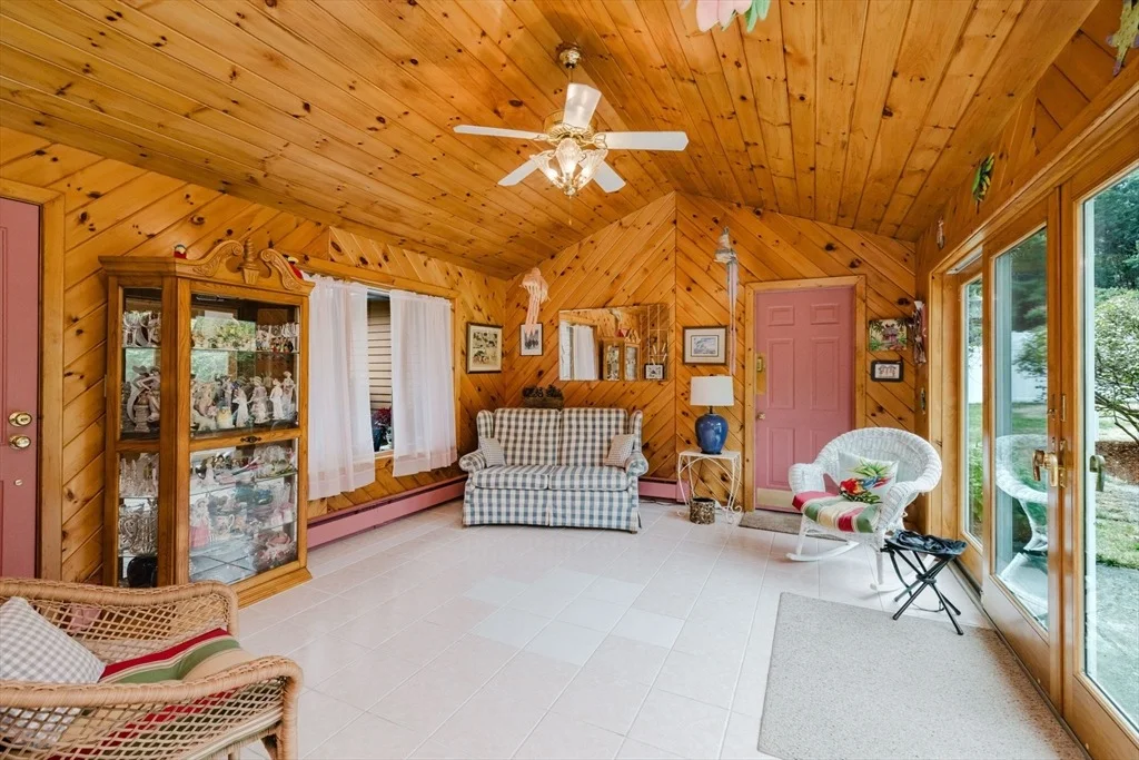 Photo of 848 N Main St