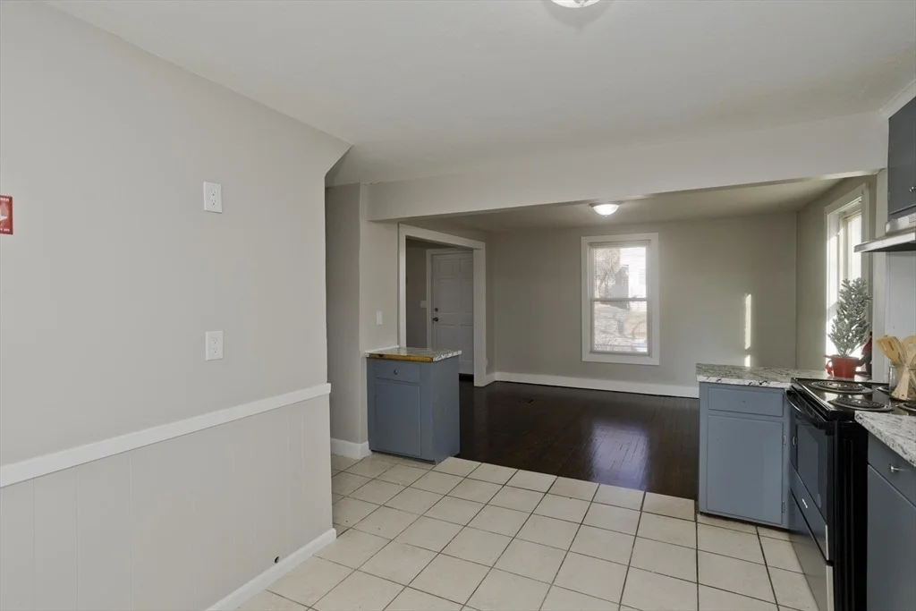Photo of 182 Massasoit Street
