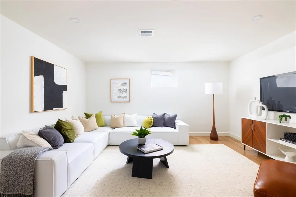 Photo of Unit 1 at 21 Kent Square