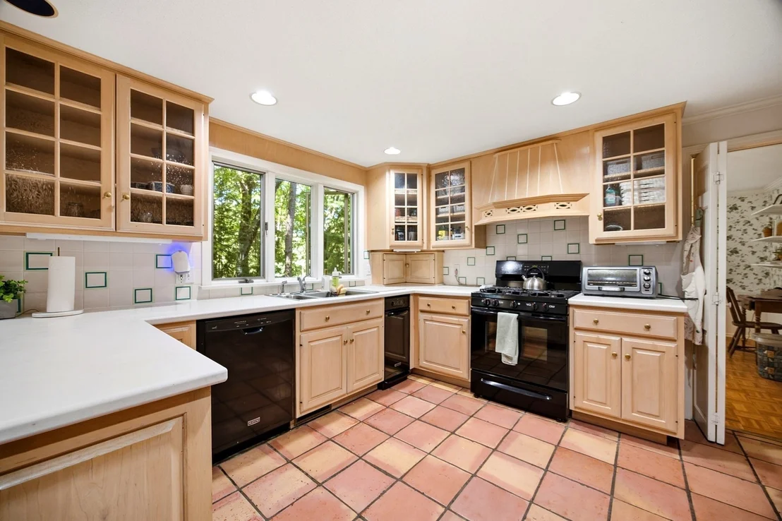 Photo of 64 Cambridge Cir
