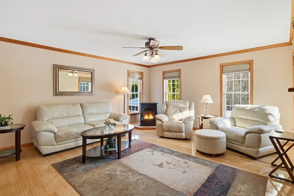 Photo of 42 Schneider Rd