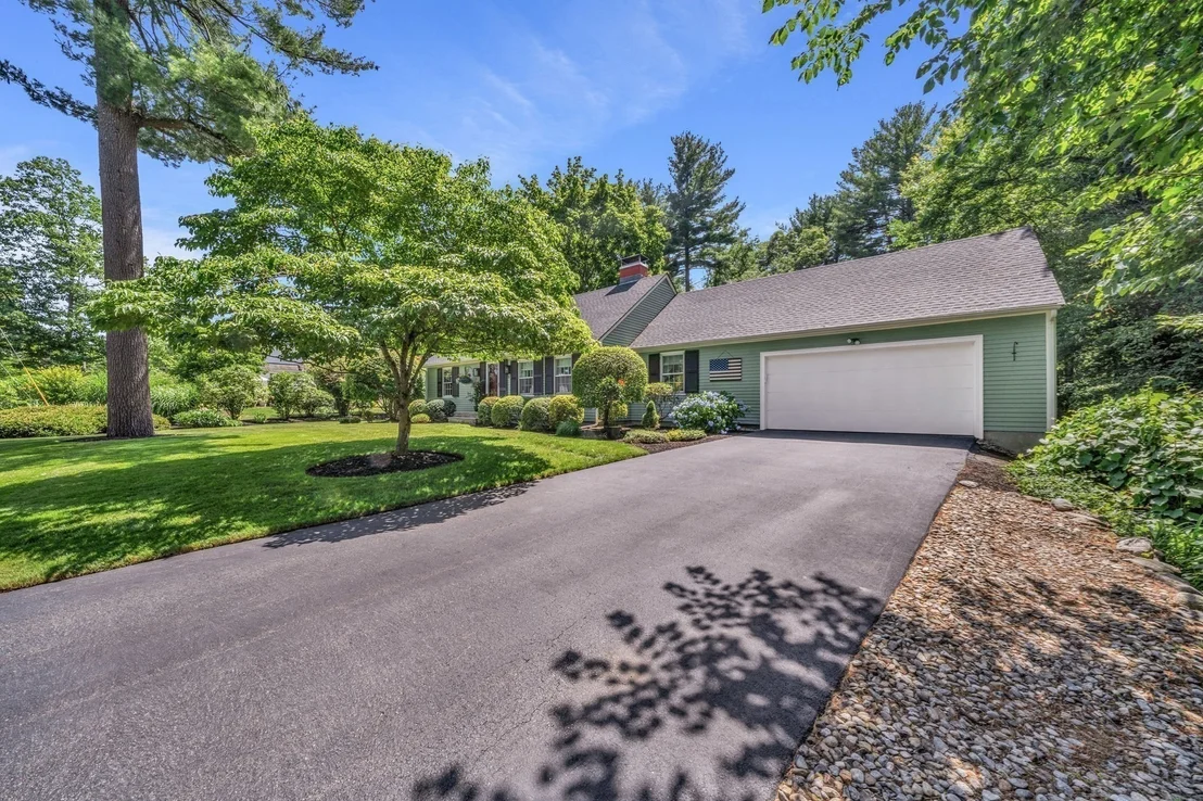Photo of 6 W Parish Dr