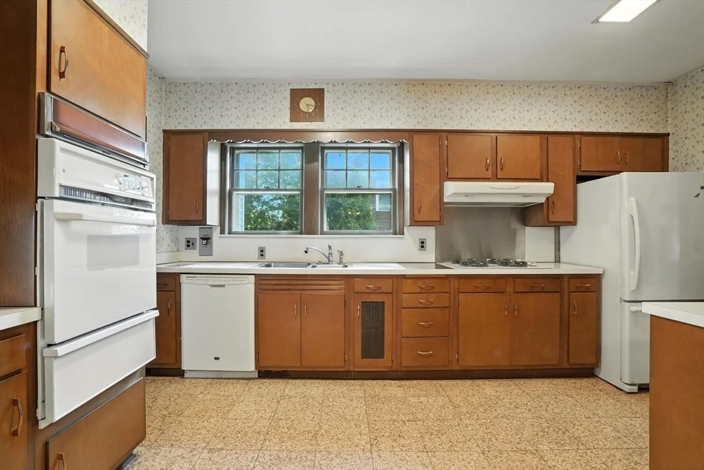 Photo of 22 Stoneleigh Cir