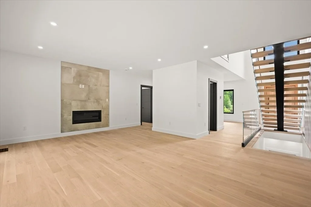 Photo of 30 Starr Ln