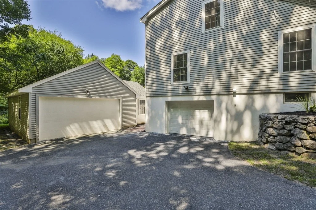 Photo of 576 Grove St
