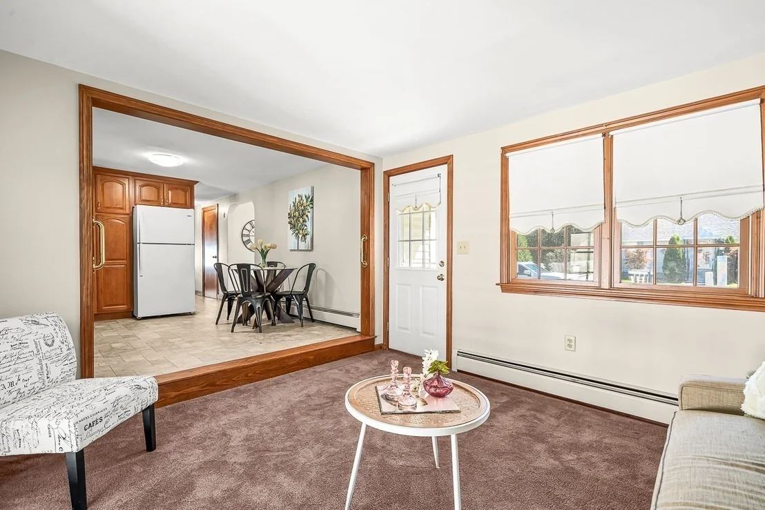 Photo of 12 Leo Ave