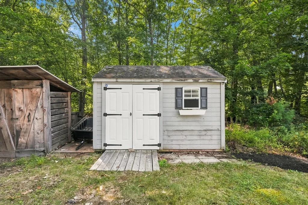 Photo of 250 White Pond Rd