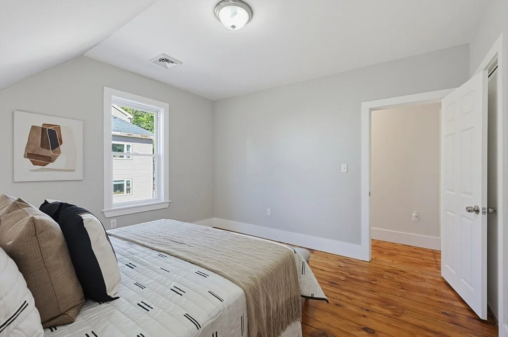 Photo of 26 Pleasant St