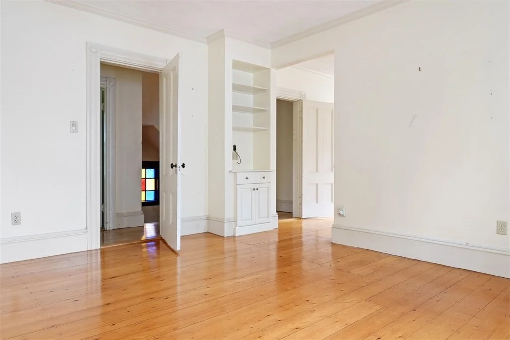 Photo of 20 Riverview Ave