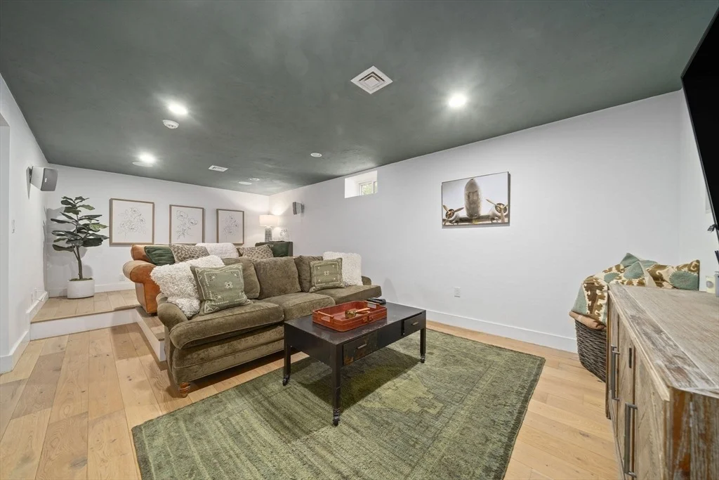 Photo of 229 Spring St