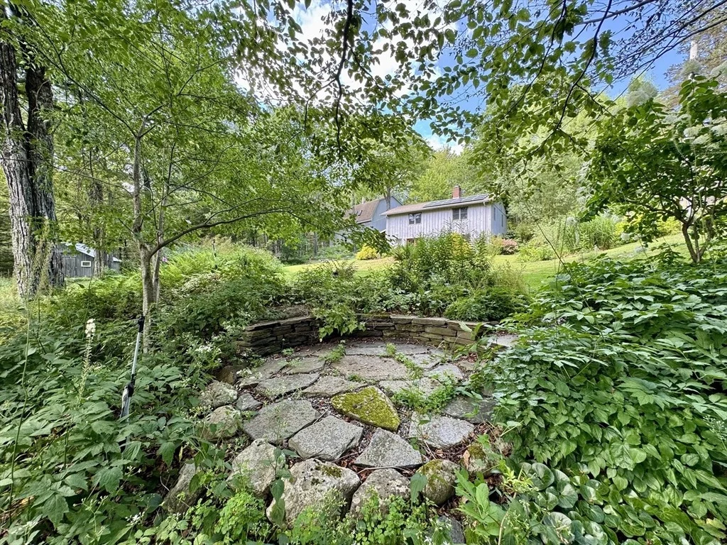Photo of 1450 West Road