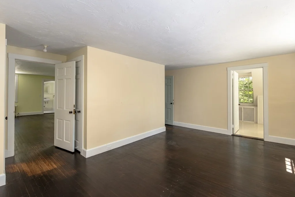 Photo of 92 Front St