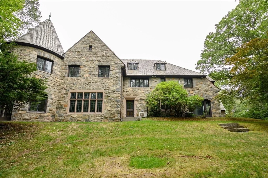 Photo of 3 Evergreen Ln