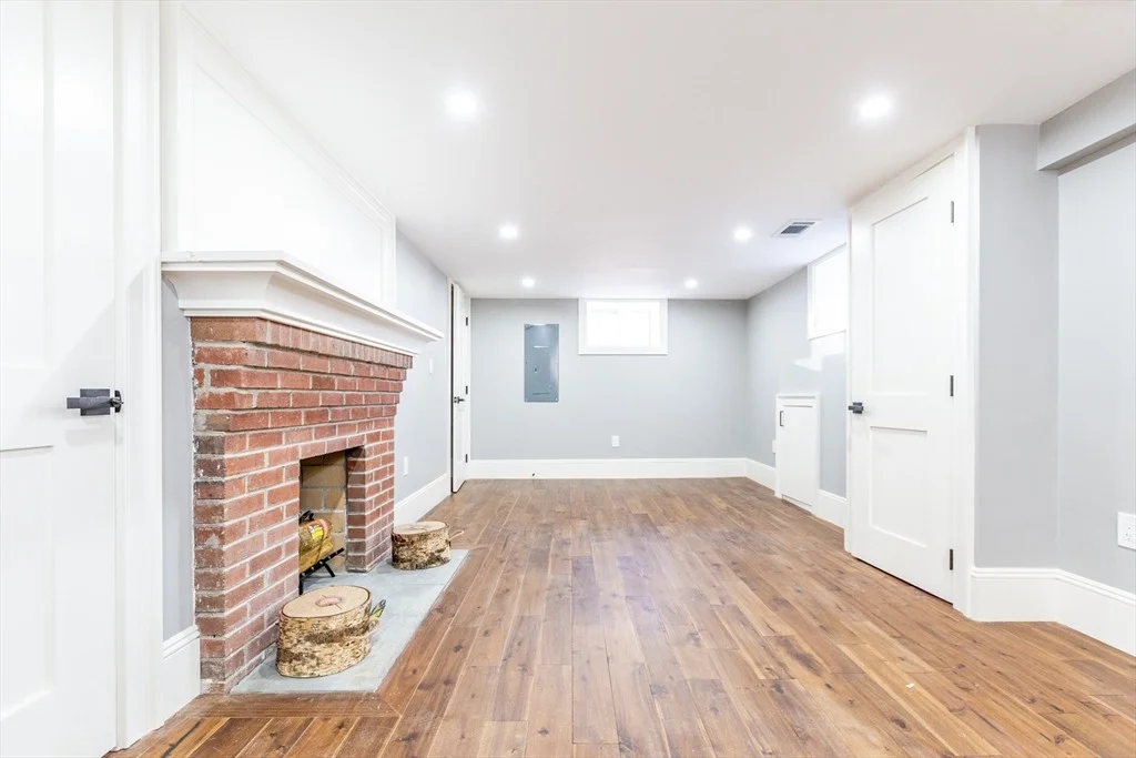 Photo of 79 Huron Cir