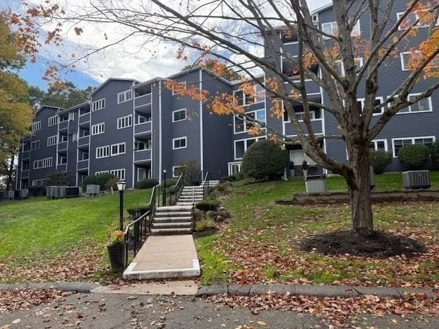 Photo of Unit 310 at 500 Colonial Drive