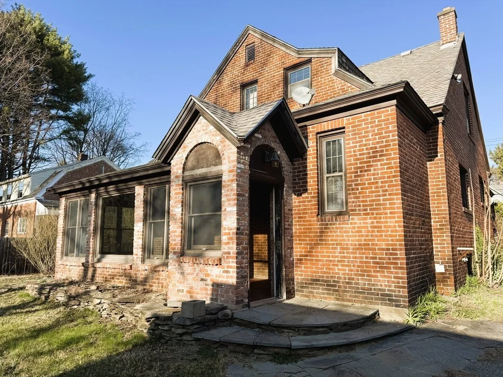 Photo of 4 Gareau Ave