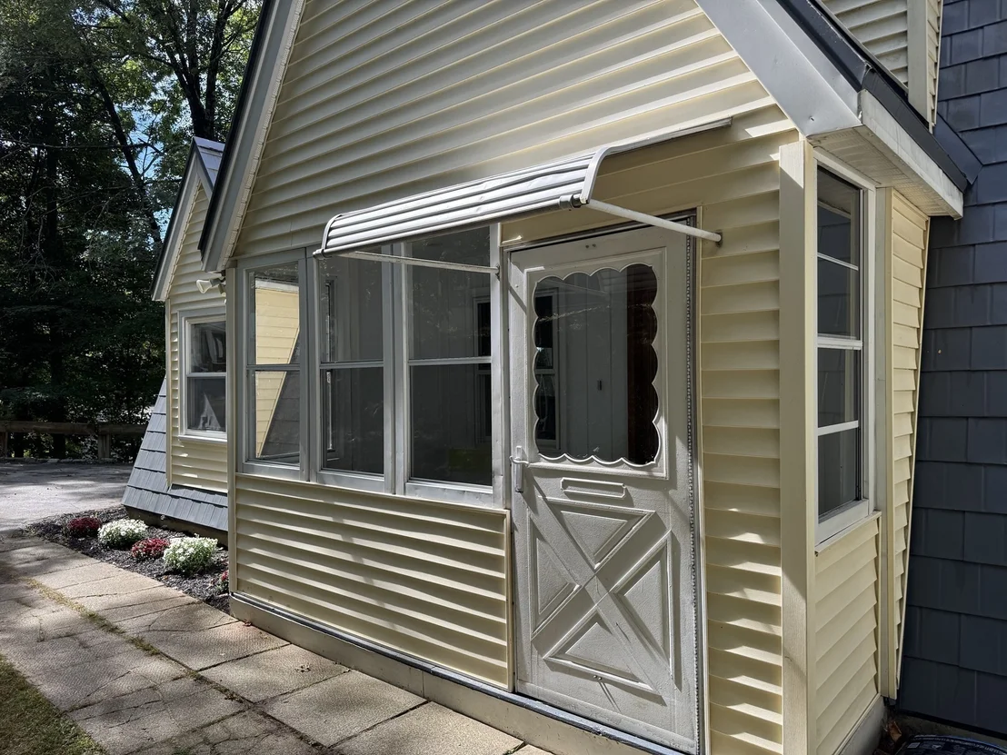Photo of 121 Copperfield Rd